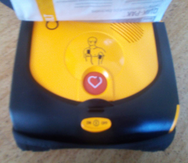 2018 - AED - automatický defibrilátor.